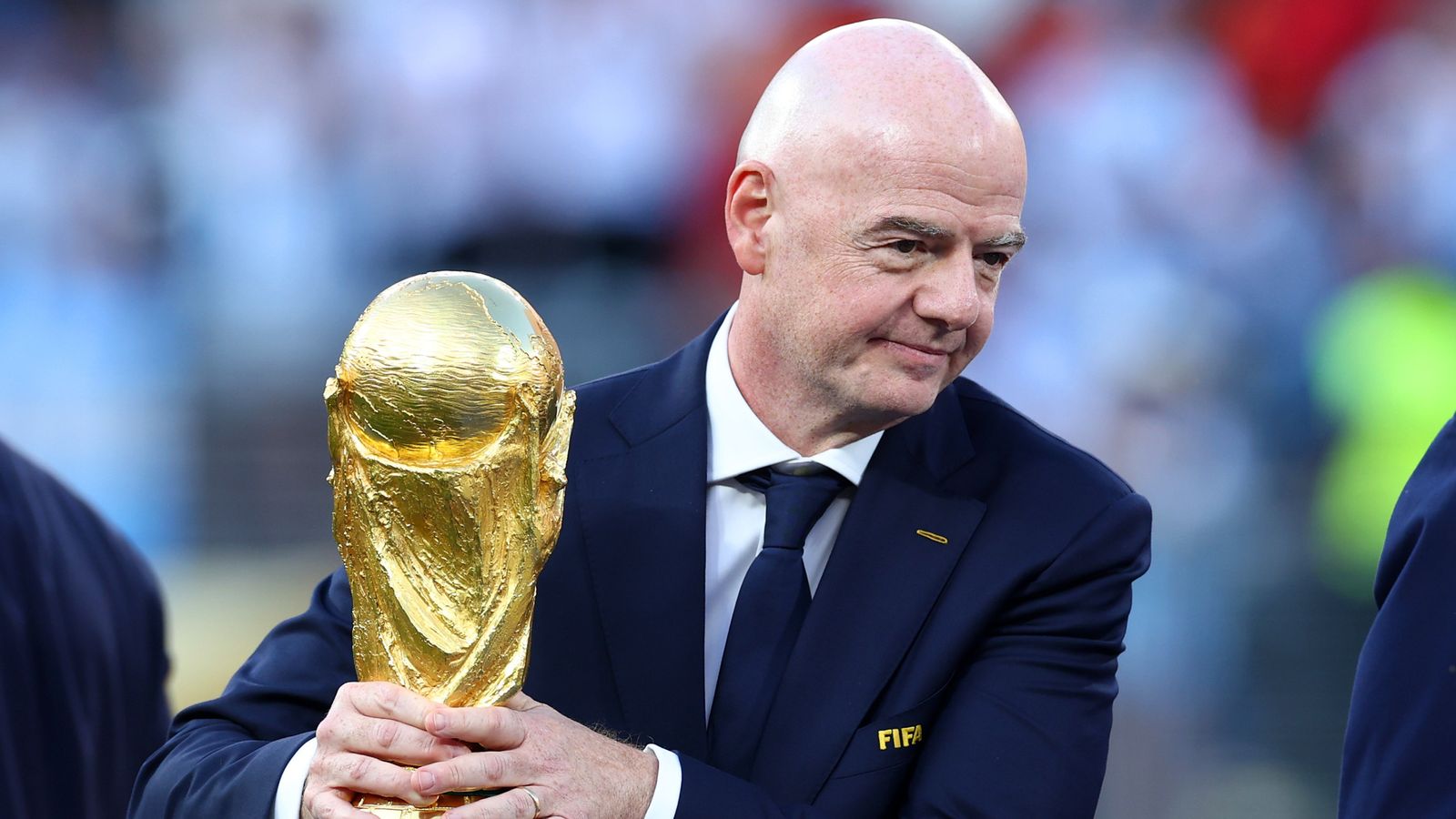 世界杯：国际足联主席贾尼·因凡蒂诺提供3000万英镑激励，以支持有争议的私人投资计划